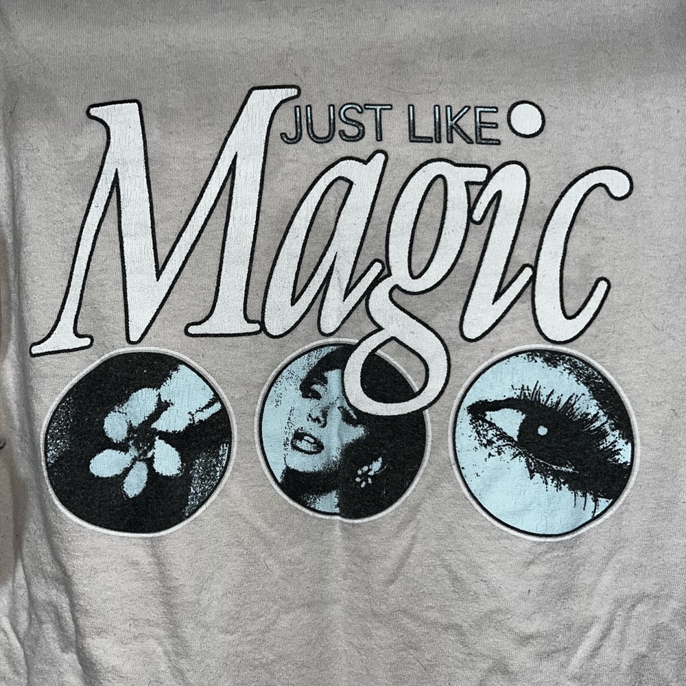 Ariana Grande Gray Tee